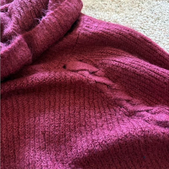 Hollister Rich Burgundy Turtleneck Sweater - Picture 3 of 4